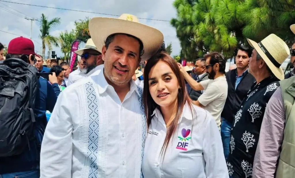 Solicitan al IMPI marca de Carlos Manzo y 'Movimiento del Sombrero' 1 grecia