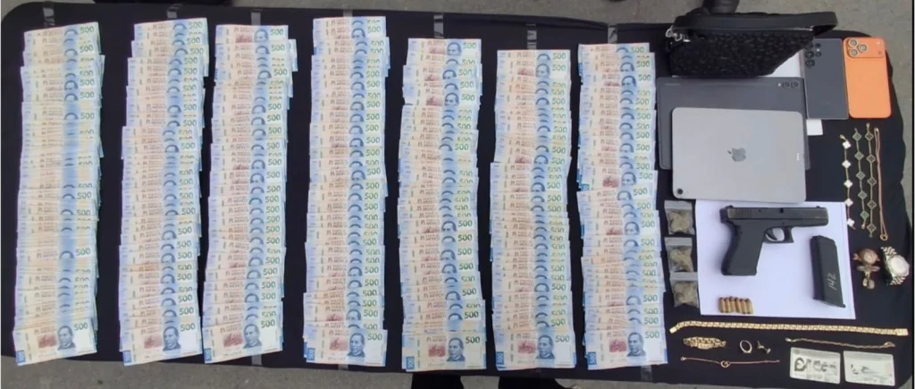 Capturan a pareja con más de 100 mil pesos, armas y droga 1 590431910 821325140788435 2030741515162592067 n