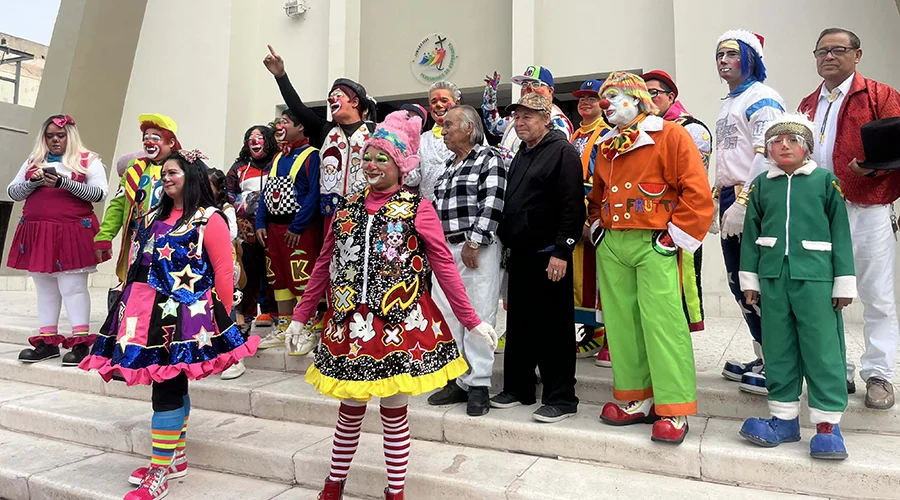 Realizan caravana para festejar el Día del Payaso en Reynosa 1 591960255 1418092566629308 2615718878556564887 n