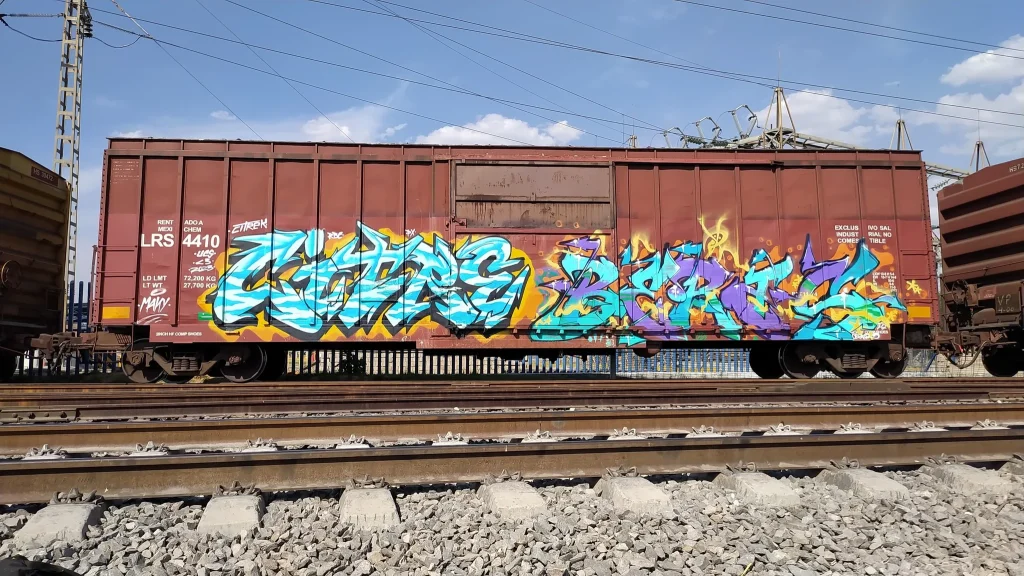 Grafitean el Metro en Monterrey 5 592059295 829741746620224 3638209939181749550 n