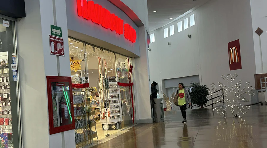 Permanecen abiertas tiendas del giro asiático en Plaza Real 1 592163005 1181526876905959 3122729452342879602 n