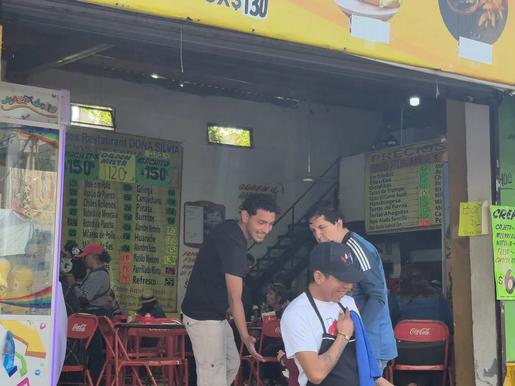 No hay precios de comida excesivamente cara en la Basílica 2 592261173 619262041244421 8867779015375773337 n