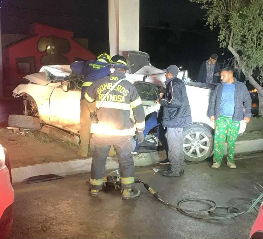 Dos lesionados graves deja fuerte choque en bulevar Hidalgo 1 593468022 1212253064148797 2423088907082880586 n