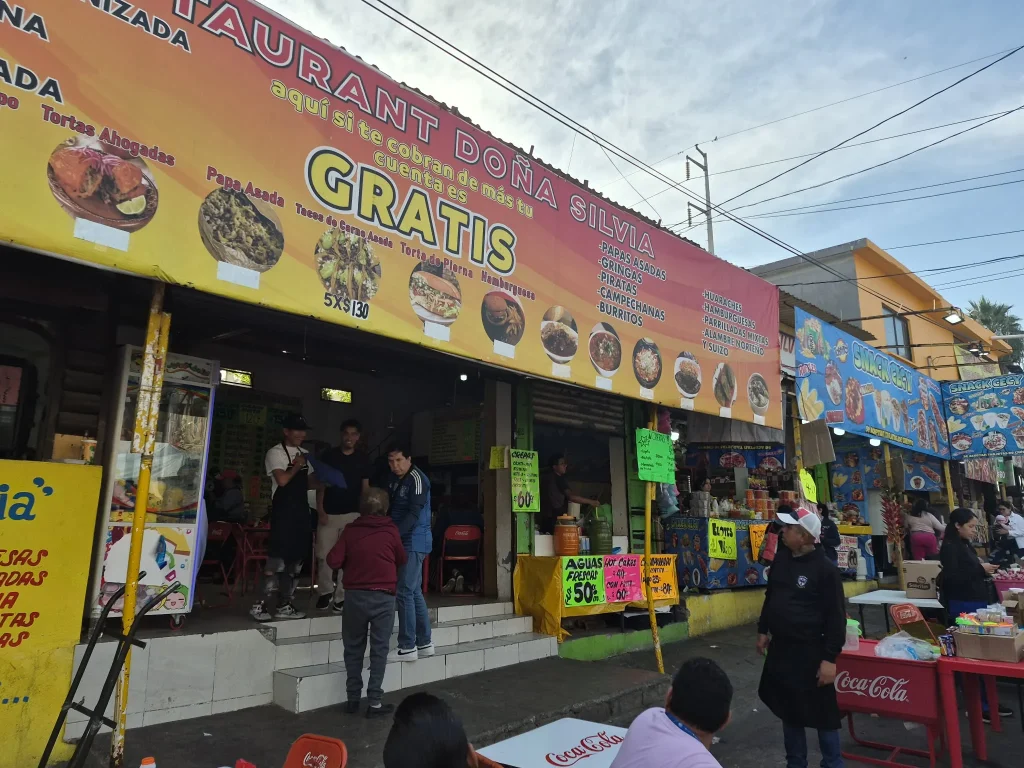No hay precios de comida excesivamente cara en la Basílica 4 593994283 829348509946497 1435500427406397339 n