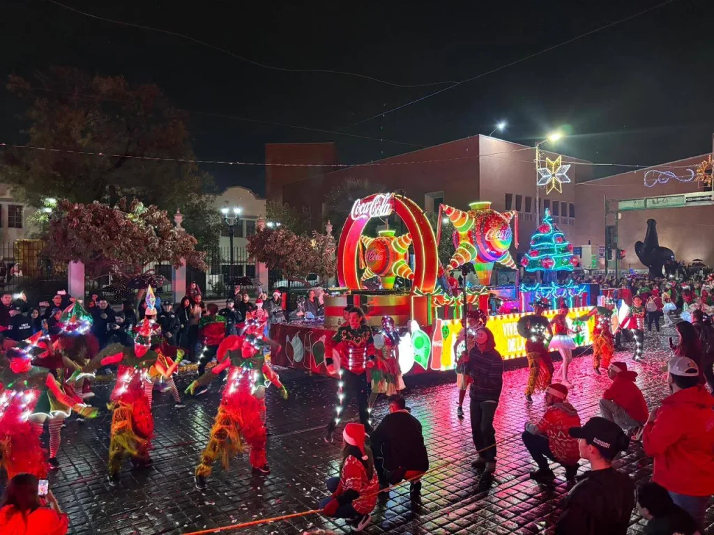 Caravana Coca-Cola lleva la Navidad a las calles de Monterrey 2 594991296 122158418138831749 8809844300664317834 n