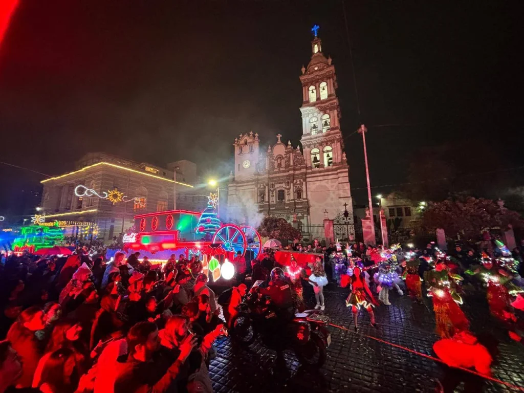 Caravana Coca-Cola lleva la Navidad a las calles de Monterrey 5 595465986 122158418312831749 1691025168486360960 n