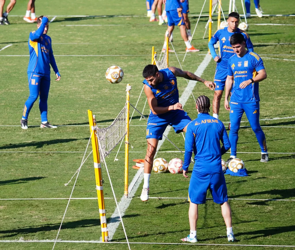 Asisten más de 30 mil a entrenamiento de Tigres previo a final 2 597146402 2082639135838107 3969877895369138750 n