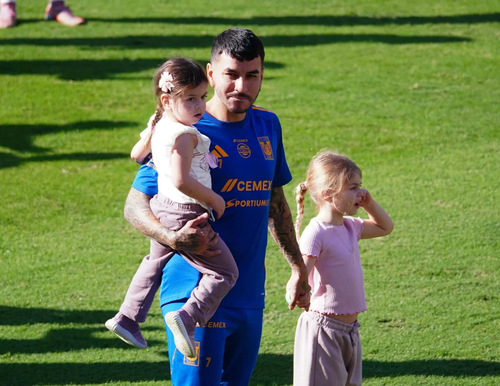 Asisten más de 30 mil a entrenamiento de Tigres previo a final 7 597913766 1548771496273862 679906420668418816 n