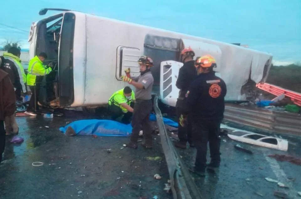Choque y volcadura en la carretera Miguel Alemán dejan ocho personas sin vida 1 598035633 1112141440823292 8186220063878050345 n