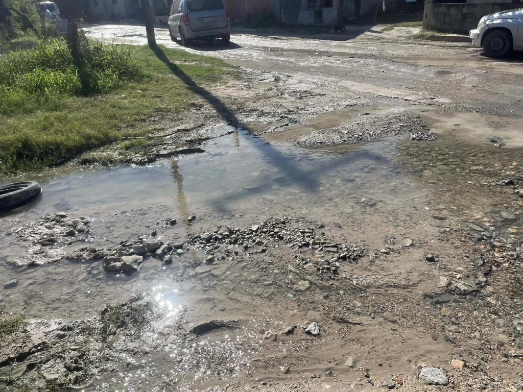 Aqueja a vecinos fuga de agua en colonia López Portillo 2 598631907 1907255609891176 7985650452088898840 n