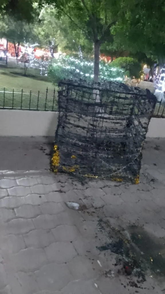 Niños provocan incendio en arreglo de la plaza principal con pirotecnia 2 599477985 2500530150342098 5755281446040480555 n