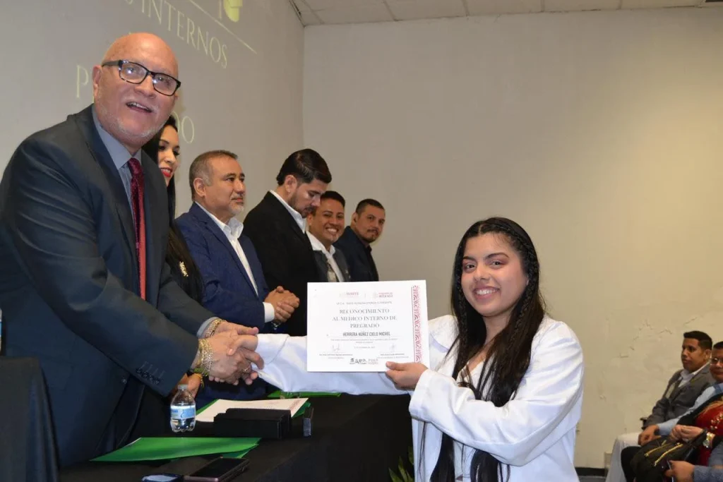Egresan médicos internos de pregrado del ISSSTE Reynosa 1 605456818 25276541311987735 6017755178383182268 n