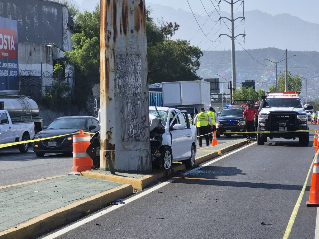 Hombre pierde la vida en accidente automovilístico en Monterrey 1 607100449 887207063986293 3269800241277773458 n
