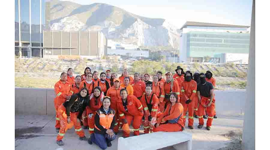 Recojen ciudadanos casi 60 toneladas de residuos del río Santa Catarina 1 BASUR NL 22