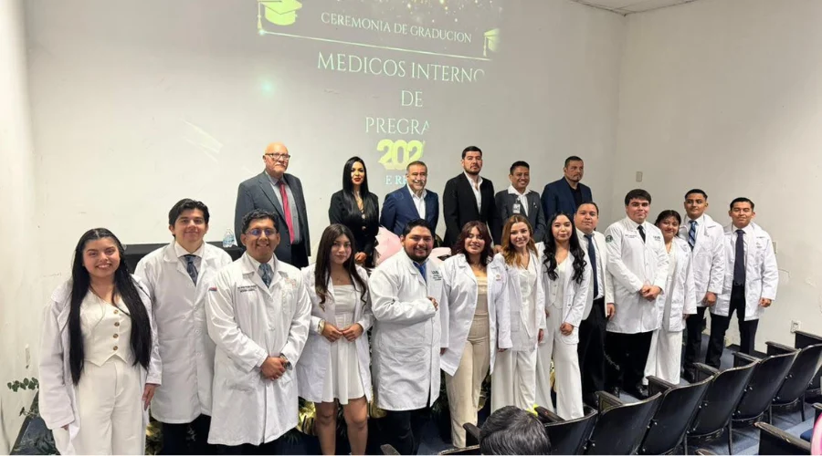 Egresan médicos internos de pregrado del ISSSTE Reynosa