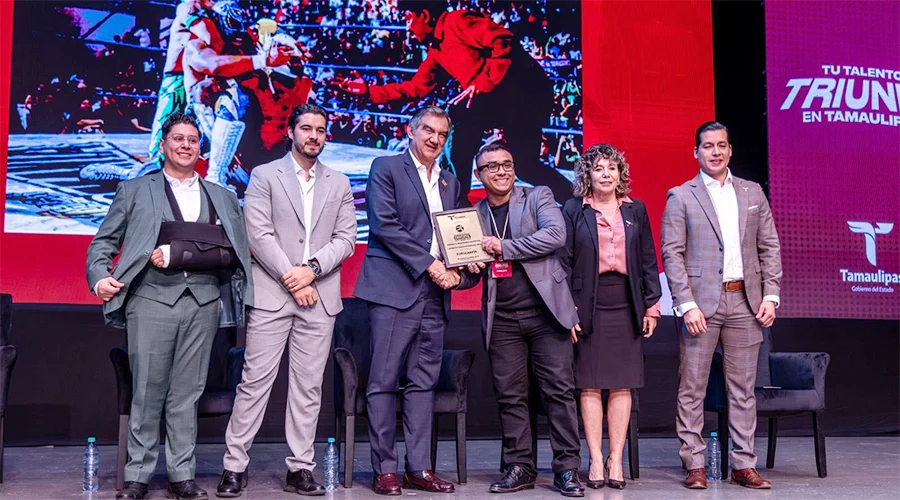 Premian a Beatriz Flores y Roberto Rodríguez, de Hora Cero 1 GOBER TAM