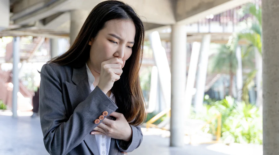 Gripe H3N2 ¿qué es y cuáles son los síntomas de la nueva variante de influenza que está cerrando escuelas en Reino Unido