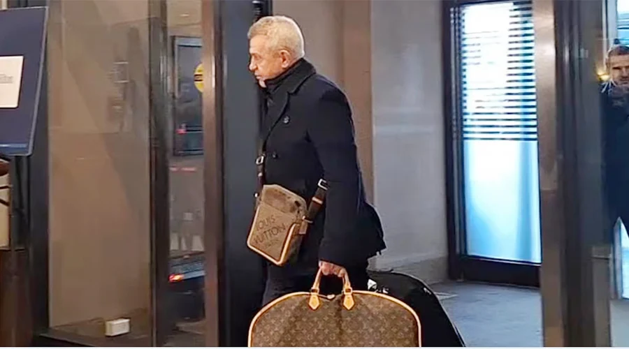 JAVIER AGUIRRE 77