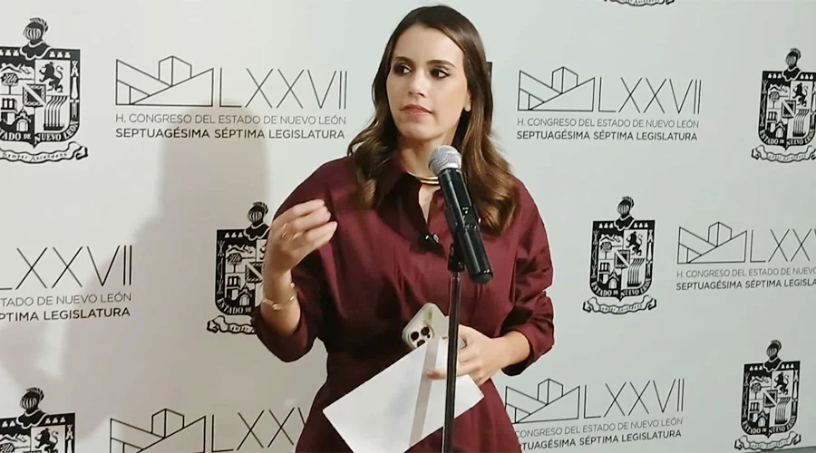 LORENA DE LA GARZA 89