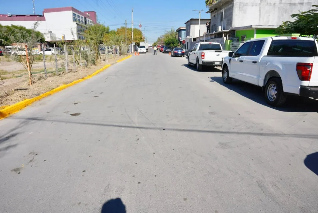 Carmen Lilia entrega obras de drenaje en 3 colonias de Nuevo Laredo 2 WhatsApp Image 2025 12 14 at 2.52.13 PM
