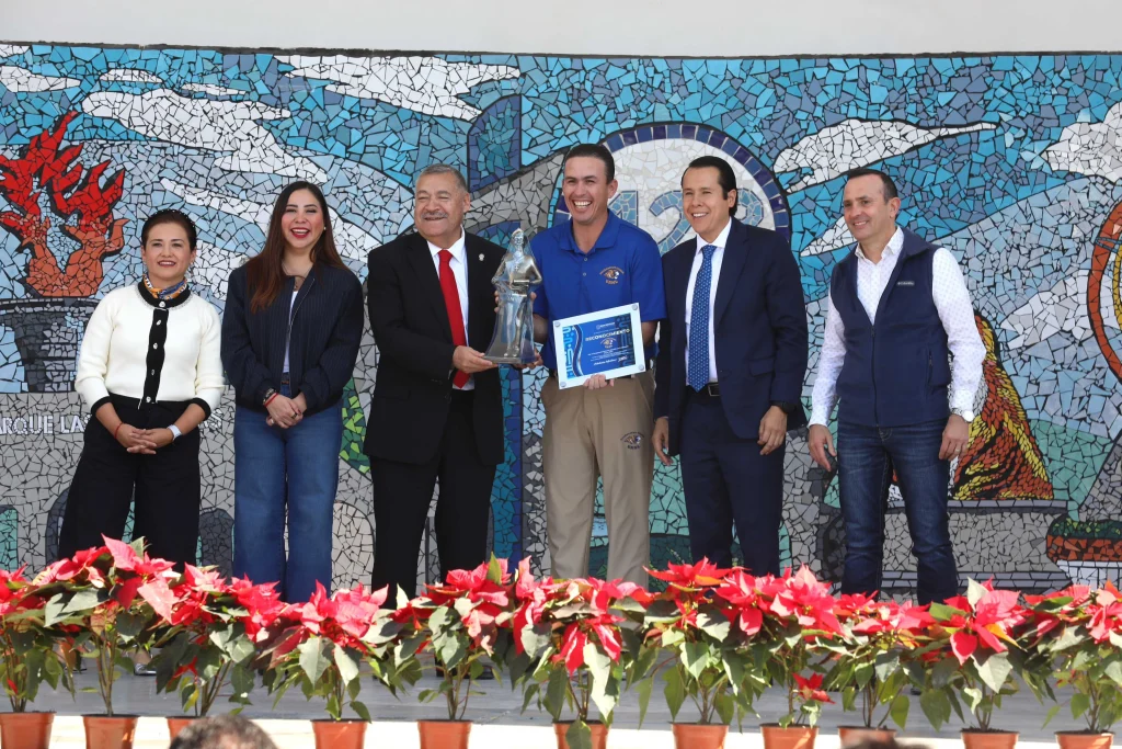 Reconoce San Nicolás programa de fútbol americano de la UANL 2 WhatsApp Image 2025 12 18 at 3.49.38 PM 2