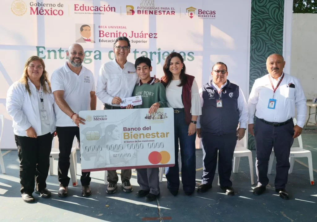 Más de 9 mil estudiantes de bachillerato reciben becas Benito Juárez 1 WhatsApp Image 2025 12 18 at 9.44.19 AM