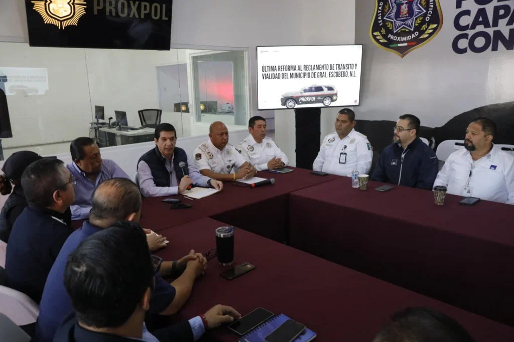 Inicia Escobedo capacitación de tránsitos y campaña en redes sociales por 'choquecitos' 1 WhatsApp Image 2025 12 26 at 3.11.15 PM
