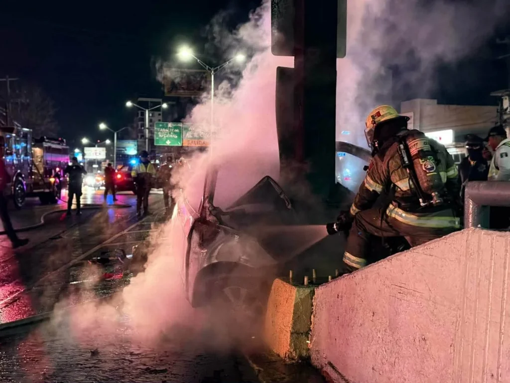 Muere conductor tras choque de auto en Monterrey 2 597359535 882713901358534 3749328882144471898 n