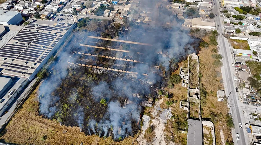 Incendio en lote baldío generó alarma en zona comercial de Río Bravo 1 606786830 1837589373533984 7153892367574067763 n