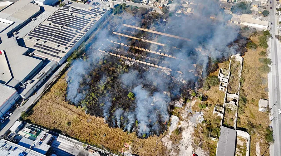 Incendio en lote baldío generó alarma en zona comercial de Río Bravo 2 607306815 1214034920698319 2013442664348941650 n