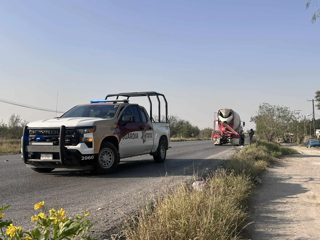 Se queda sin frenos y choca contra camioneta 2 609245864 1425504109203909 4518523915696496357 n