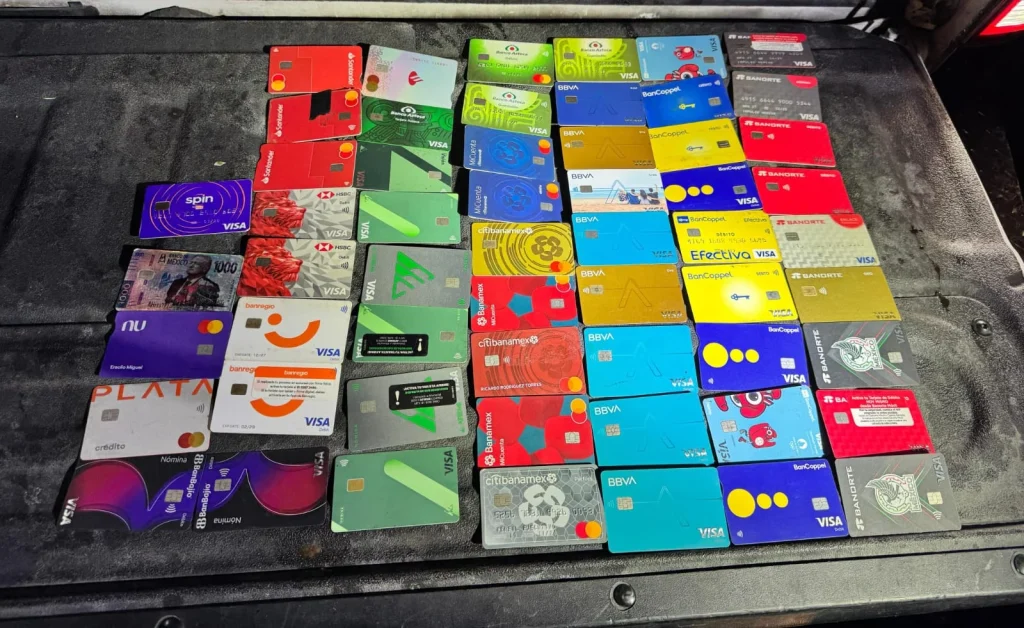 Detienen a taxista con 57 tarjetas bancarias en Monterrey 3 610497136 1371228644099101 829957126158442063 n