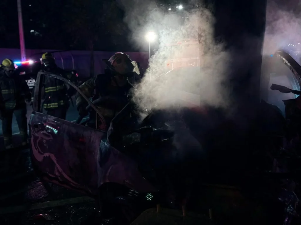 Muere conductor tras choque de auto en Monterrey 1 610639580 4208984406009966 2998181417375407110 n