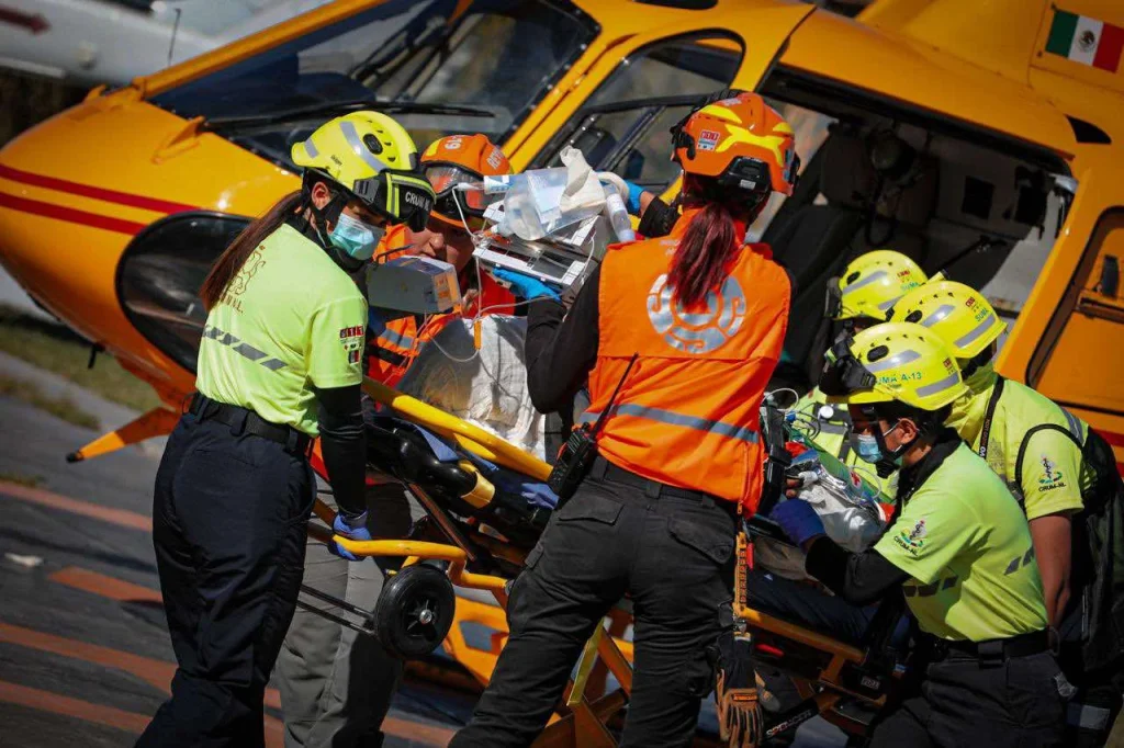 Trasladan a Monterrey a víctima de accidente carretero 1 614766923 860257173557727 8909256072653800076 n