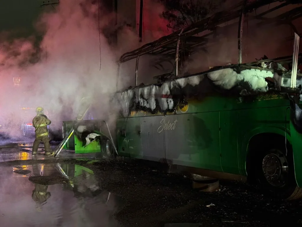Se incendian dos autobuses en Monterrey 3 618966052 2165482437193143 9182629068810859052 n
