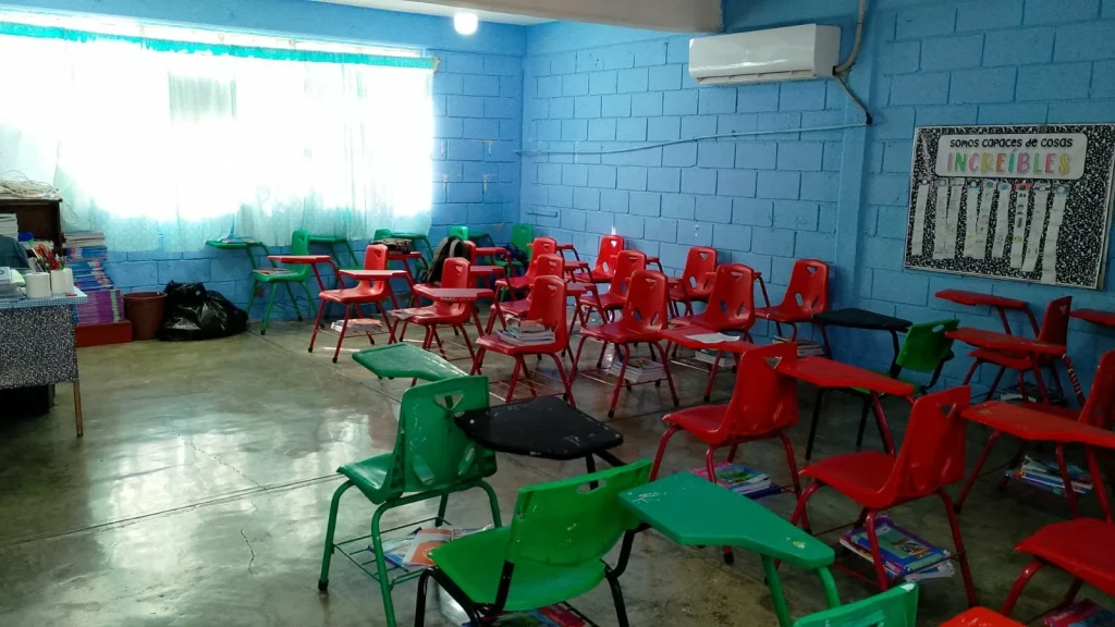 Frío aleja a alumnos de escuelas en el Área Metropolitana 3 619914987 4288883021348044 3483530654641310782 n