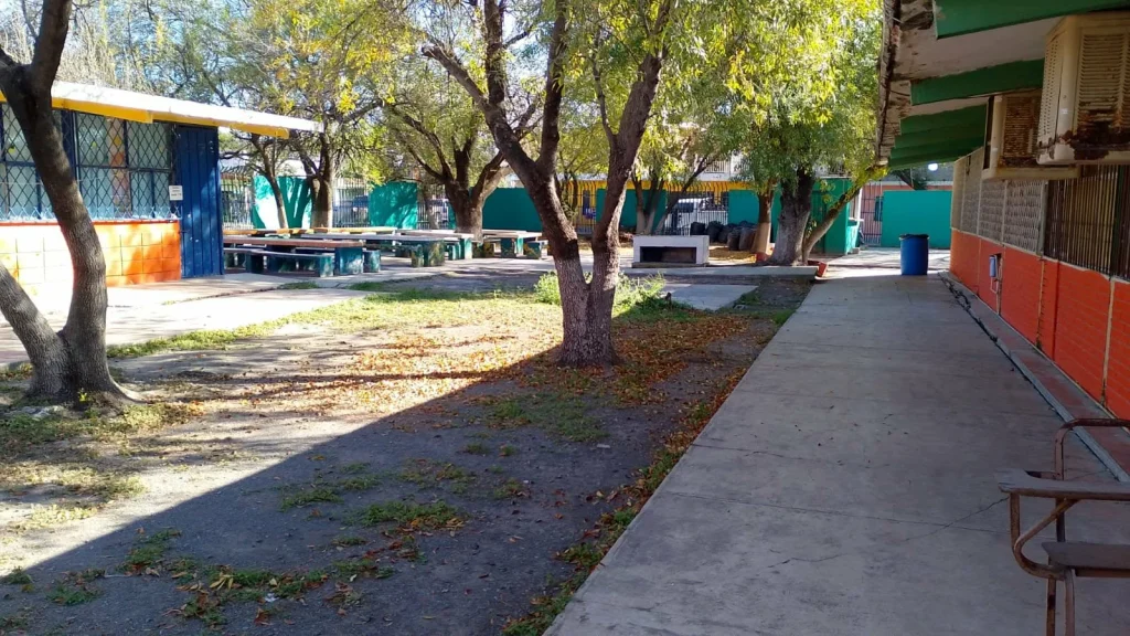 Frío aleja a alumnos de escuelas en el Área Metropolitana 1 619996156 1324653692800590 54275232725191355 n
