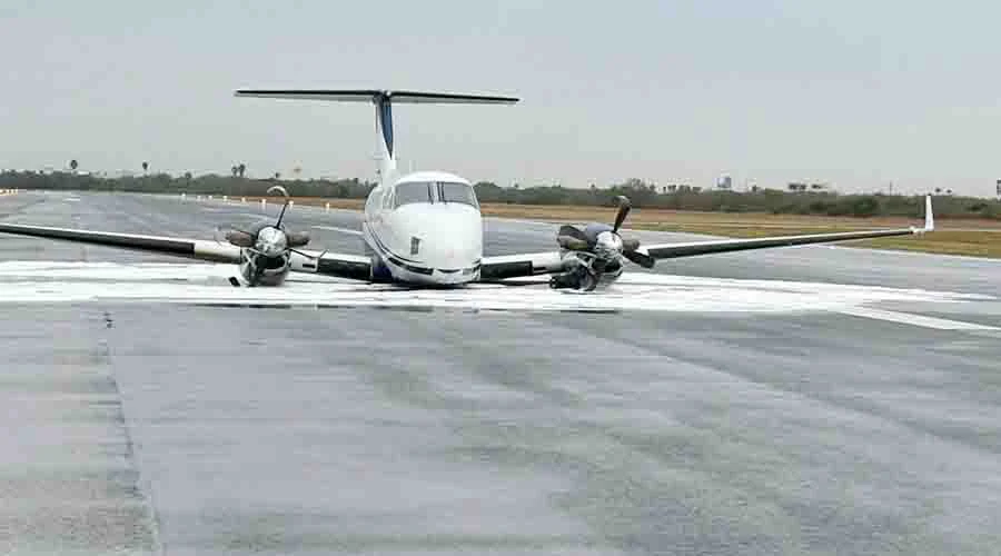 Aterrizaje de emergencia moviliza a cuerpos de auxilio en aeropuerto de Reynosa 1 AVIONETA 112