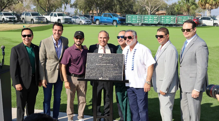 Abraham Ancer recibe homenaje en McAllen por su impulso al golf