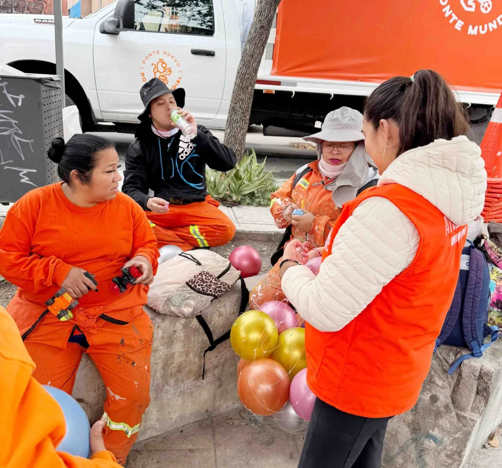 Realizan limpieza del río Santa Catarina y los premian con regalos 2 BASURA 3
