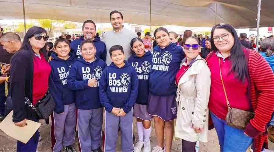Lleva Carlos Peña Ortiz servicios de salud a la colonia Narciso Mendoza 1 CARLOS PENA 2