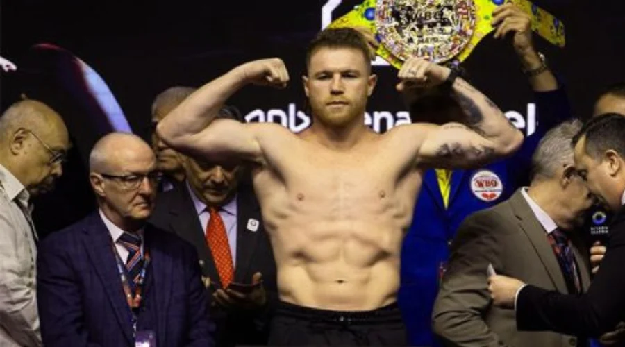 Ciudad de México.- En el deporte, el dinero también habla, y el 2025 vuelve a poner a Saúl Álvarez en un lugar privilegiado. El boxeador mexicano aparece como el segundo atleta mejor pagado del