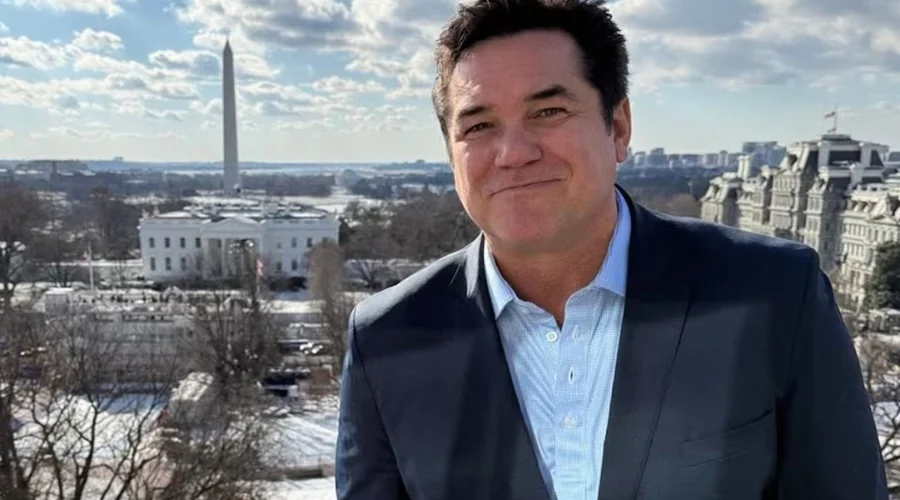 Dean Cain, actor de 'Superman', sale en defensa del ICE