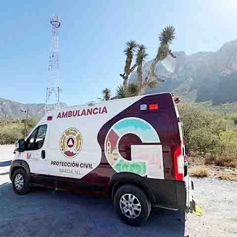 Docena de senderistas quedan varados en García 1 GARCIA 77