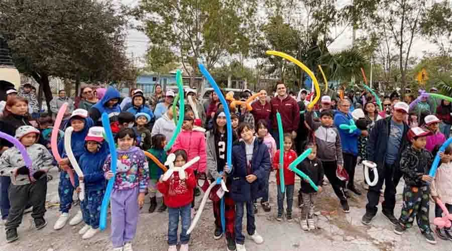 Humberto Prieto y Verónica Garza reparten roscas de Reyes en Reynosa 1 PRIETO 88