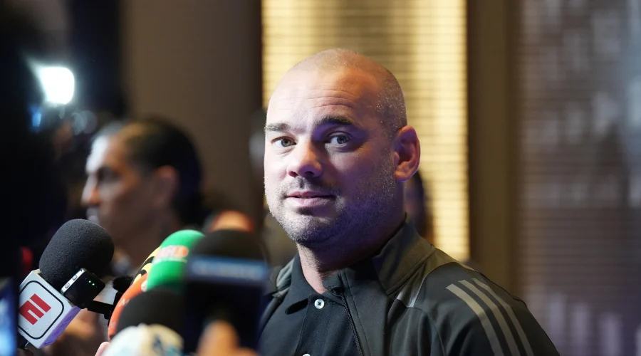 Previo al Juego de Leyendas de la FIFA en Monterrey, el neerlandés Wesley Sneijder se sinceró y admitió que no era penal en aquel partido entre México y Países Bajos en la Copa del mundo 2014 en B