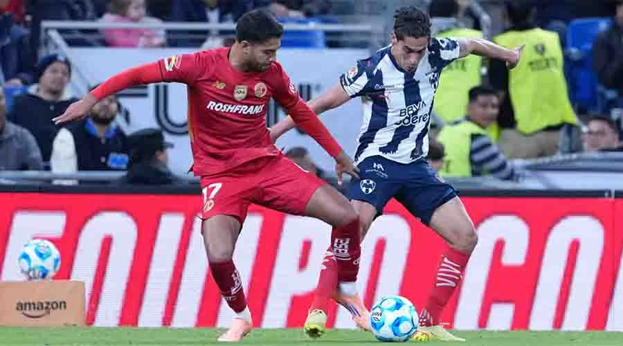 Canales falla penal y Toluca hace 'diablura' a domicilio a Rayados 3 RAYADOS 4
