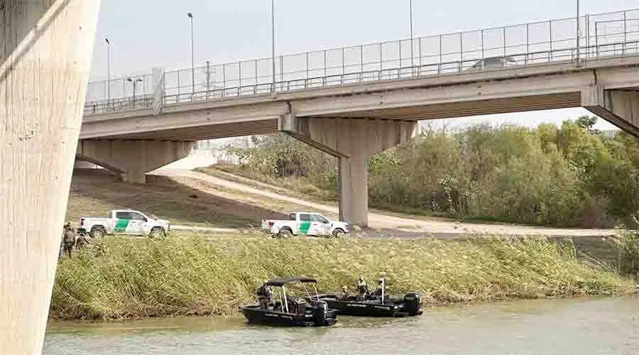Critica juez Richard Cortez instalación de púas a mitad del río Bravo 1 RIO BRAVO 34