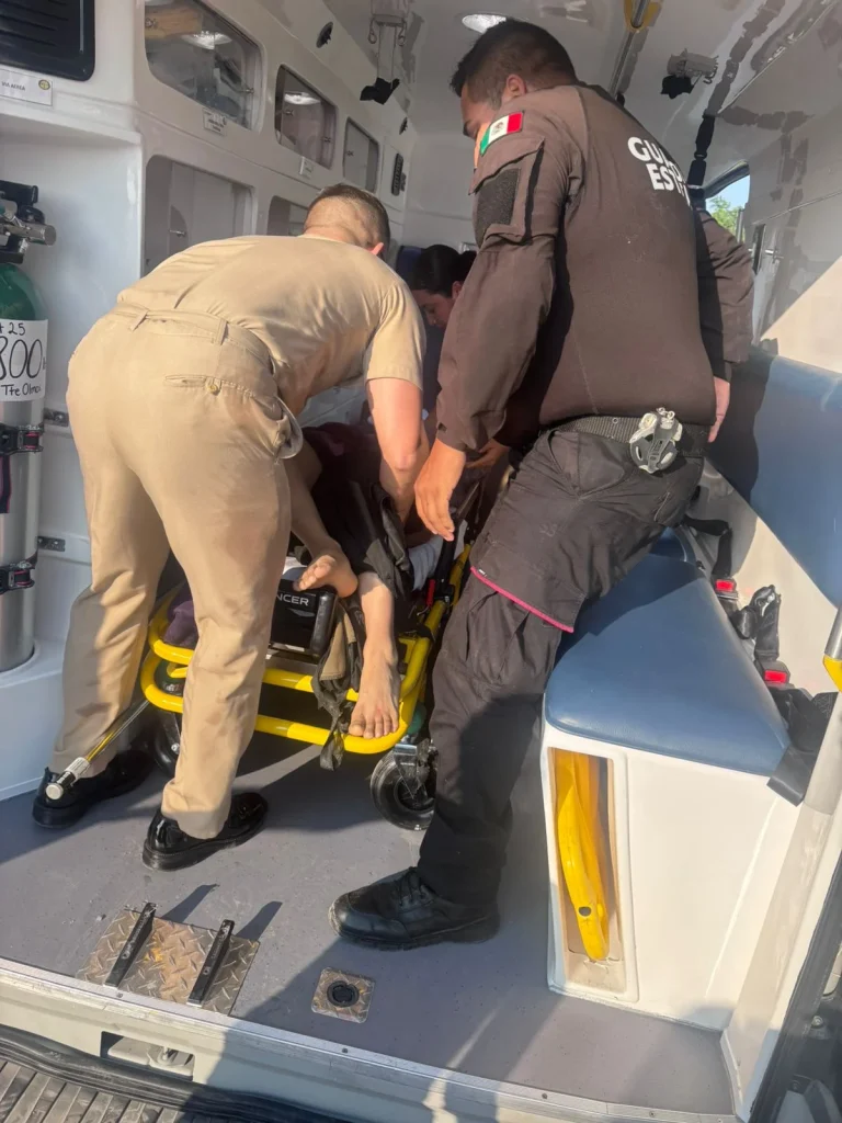 Guardia Estatal rescata a dos jóvenes de ahogarse en La Pesca 1 WhatsApp Image 2026 01 05 at 7.57.17 PM 1