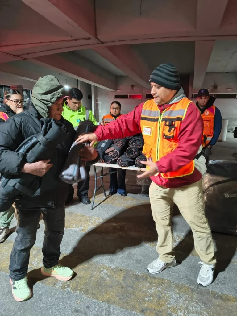 DIF Nuevo León más de 100 cobertores afuera de hospitlaes metropolitanos 9 image00005